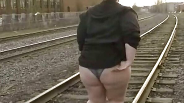 Netīrā skolniece tiek analītiski izdrāzta un dziļi apgrauzta