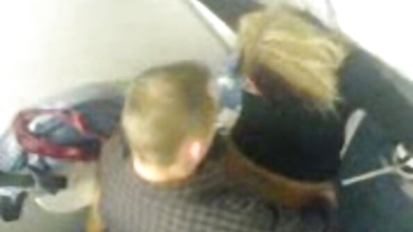 Melnkoka princese Sāra Benksa ir dubultā cauri baltajiem puišiem