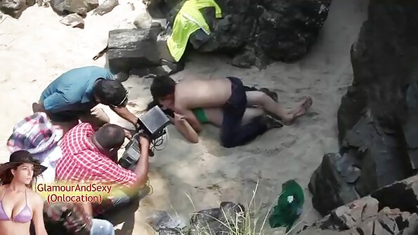 Lesbiete liek meklētajam nolaizīt incīti un dara to pašu mugurā