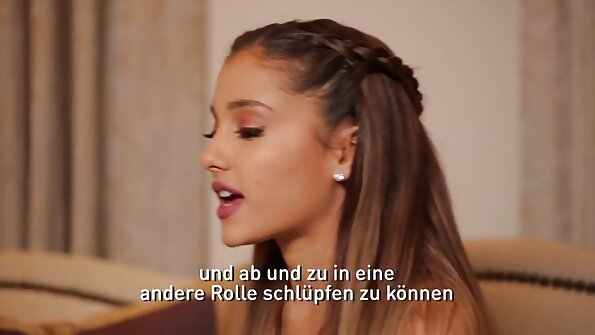 Sasodāma slampa mamma un jauka blondīne