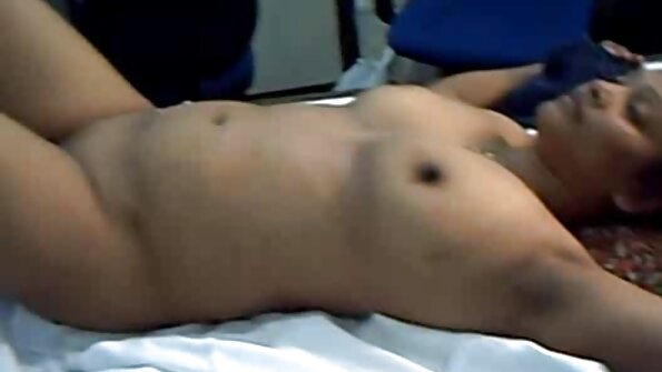 Jāšanās pa piebraucamo ceļu ar neatvairāmu slampu Brendiju Bē