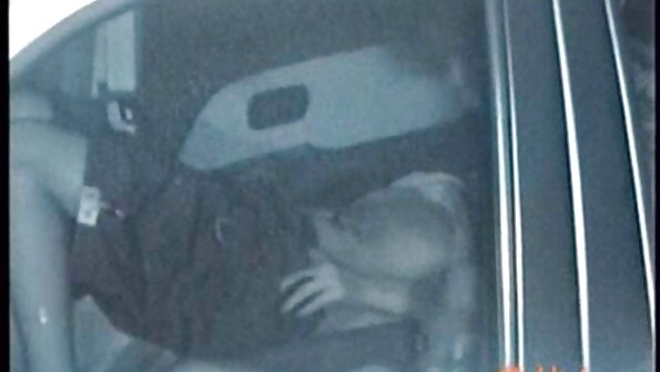 Ar pirkstiem un rotaļlietām tiek stimulēta garšīga Āzijas incītis